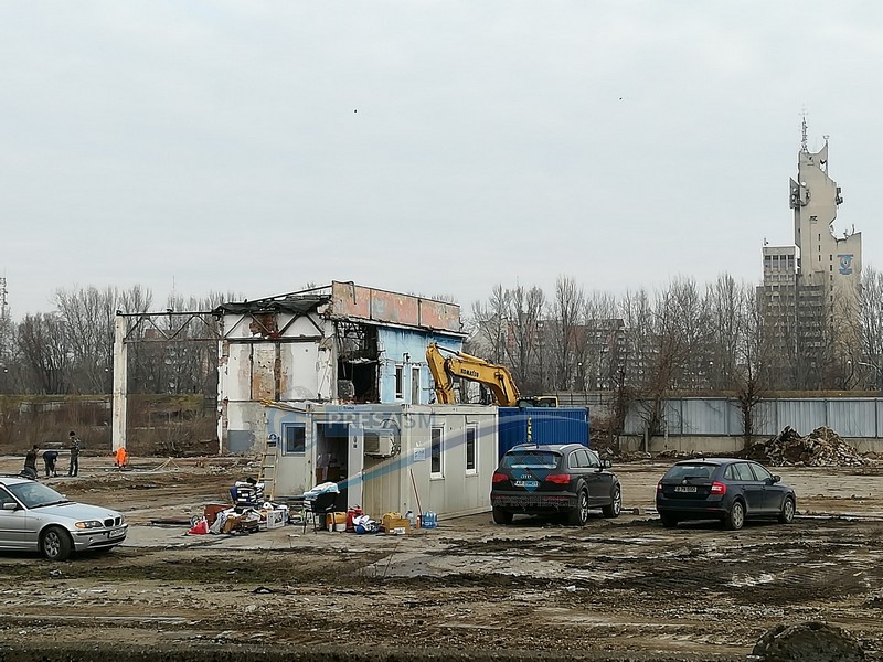 FOTOGALERIE. Au ajuns utilajele și muncitorii! Încep lucrările la MALL-ul NEPI