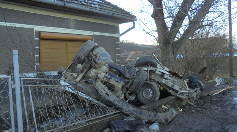 FOTO. Un șofer al Unicarm a făcut un grav accident. A condus beat și cu permisul suspendat