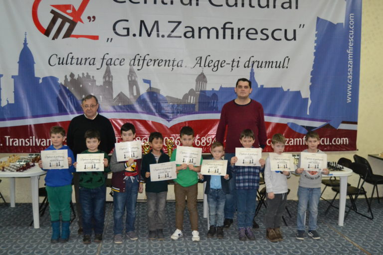 FOTO. Zeci de copii s-au întrecut la ”Cupa Județului Satu Mare” la șah
