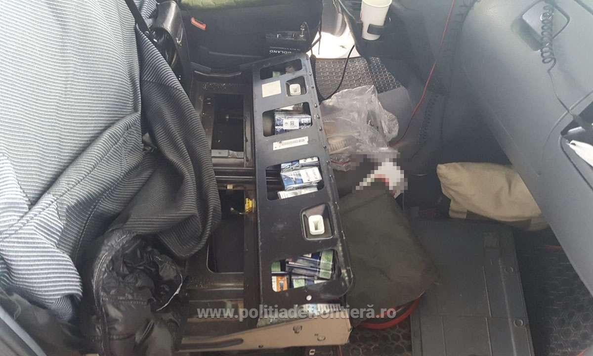 FOTOGALERIE. Dănuț, lăsat fără mașină în Halmeu. Cu ce l-au prins polițiștii