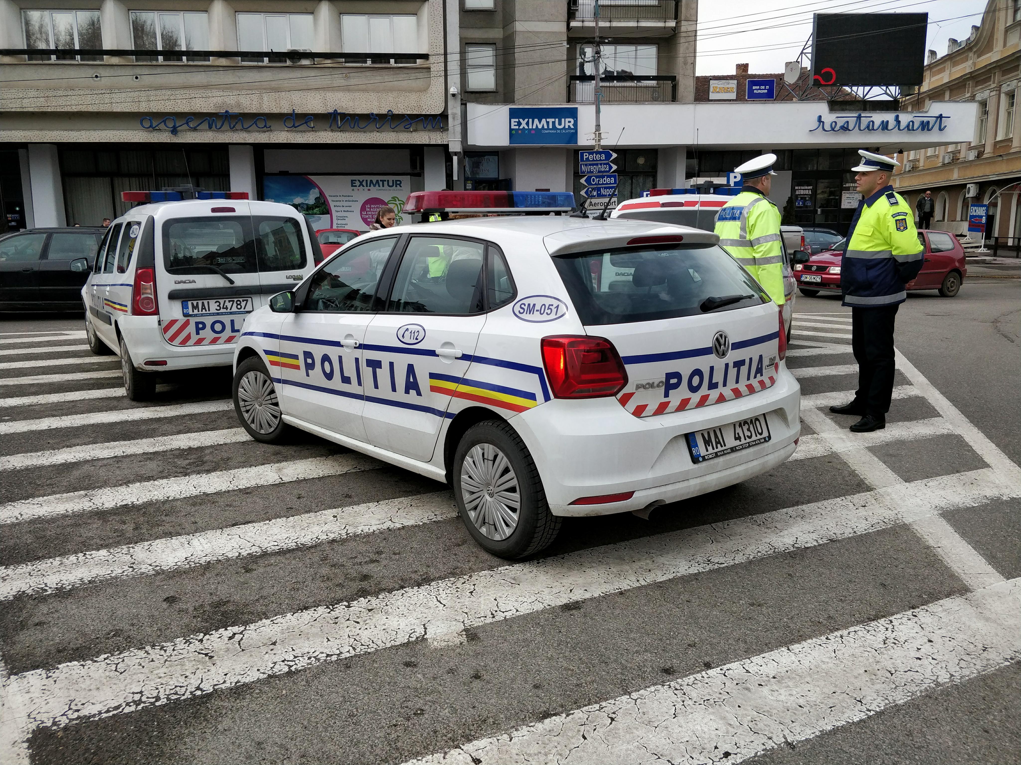 FOTO. Polițiștii rutieri au oprit mașinile conduse de femei, în centrul Sătmarului
