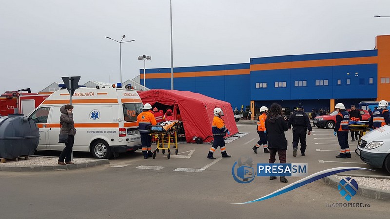 FOTO/VIDEO. Alarmă cu bombă la Dedeman! Sute de victime, intervin pompierii (Simulare)