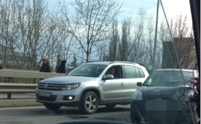 FOTO. Accident pe Podul Decebal. Impact frontal între două mașini