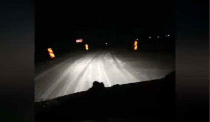 VIDEO. Care deszăpezire pe unele drumuri din județ?! După ninsoare, dezastru