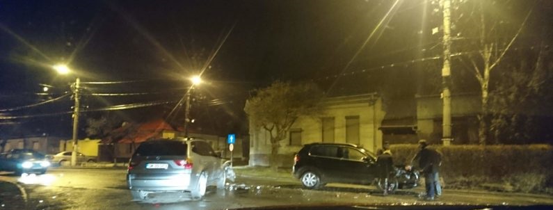 FOTO. Accident frontal, între două SUV-uri, în municipiul Satu Mare