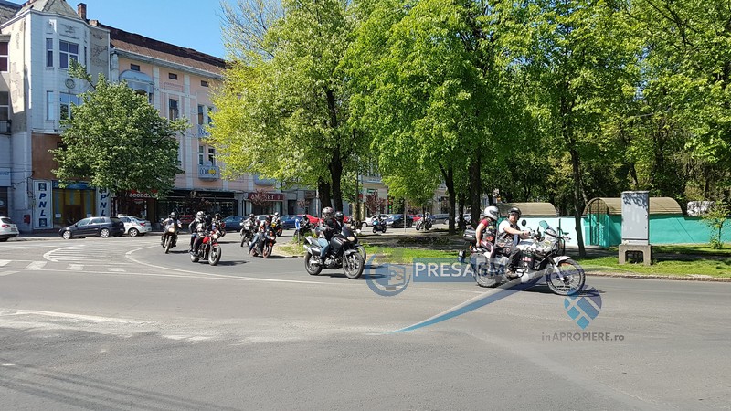 FOTO/VIDEO. Alai de nuntă cu zeci de motocicliști în Satu Mare! Zgomot și multă voie bună