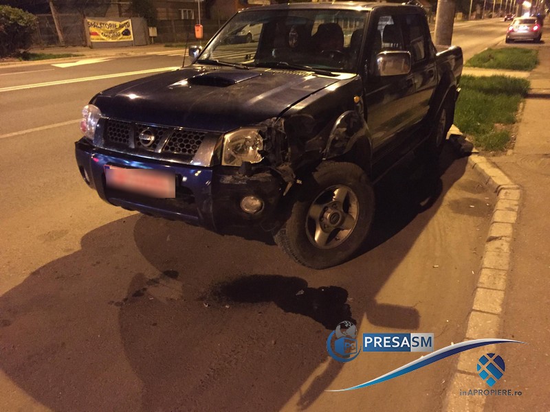 FOTOGALERIE. Accident pe B-dul Lucian Blaga, între o mașină de teren și o autoutilitară
