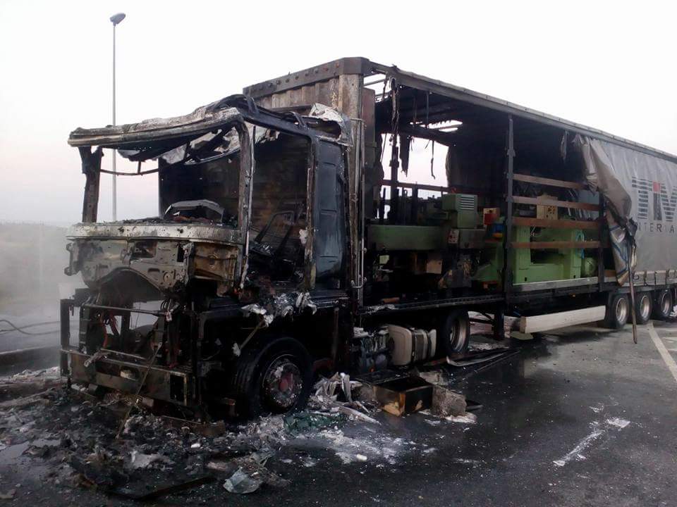 FOTOGALERIE. Concluzia anchetatorilor în cazul TIR-ului făcut scrum