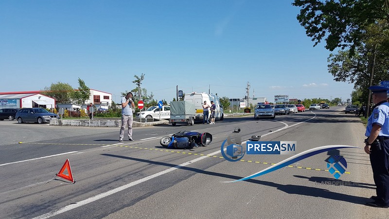 FOTO/VIDEO Mopedist, accidentat grav în municipiul Satu Mare. A fost lovit de o autoutilitară