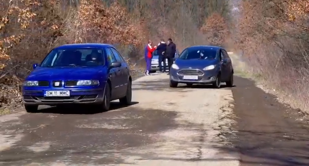 VIDEOREPORTAJ. Calvarul a sute de oameni aproape izolați de județ