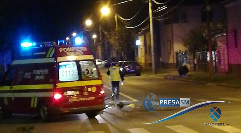 FOTO. Biciclist ”lovit” de o mașină în municipiul Satu Mare. ”Victima”, transportată la Urgență