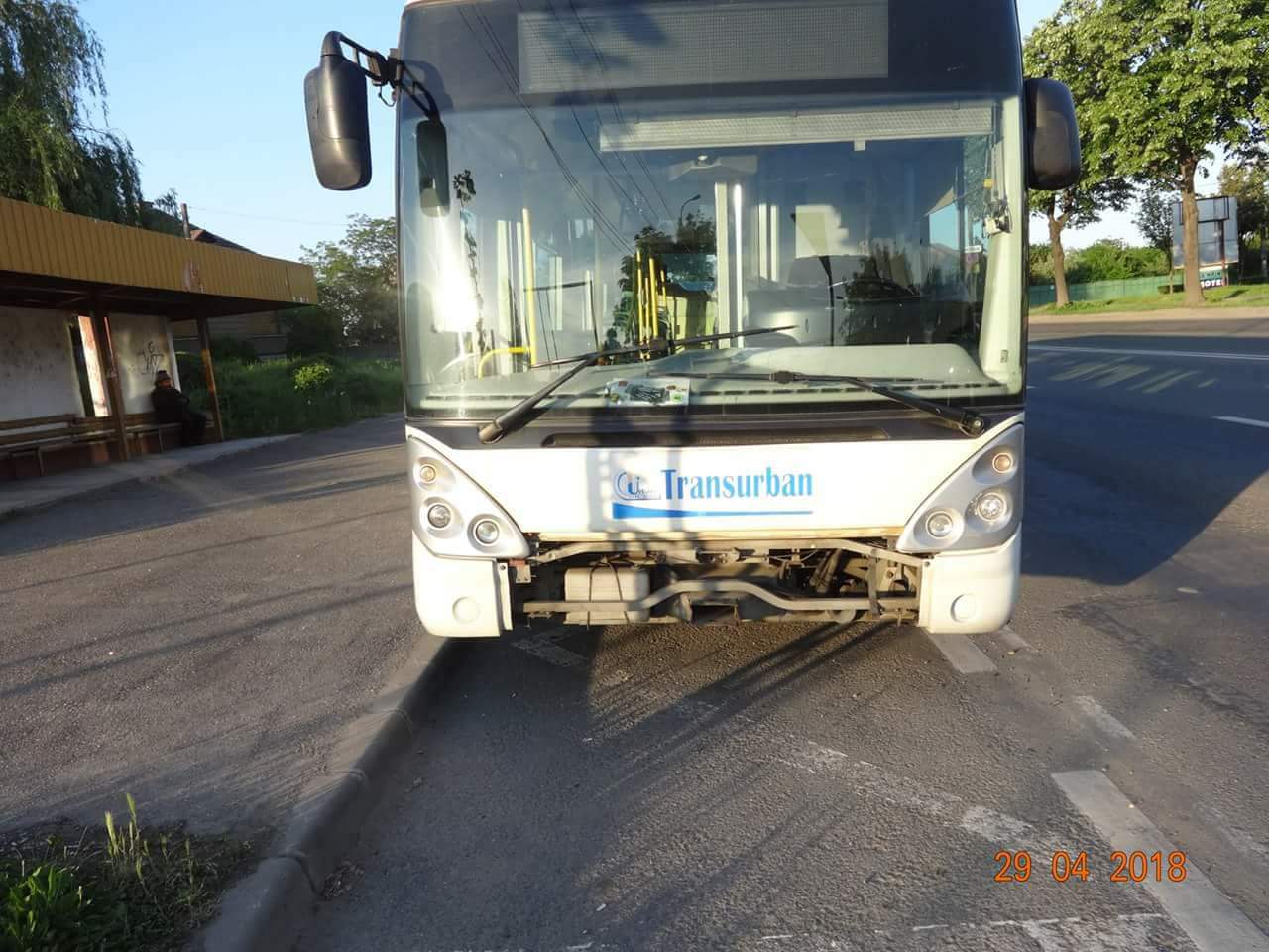 FOTO. Un nou autobuz al Transurban a rămas defect în stație