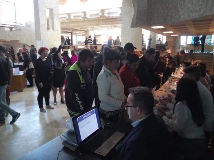 FOTO. Goana după ștampile! Șomerii nu vor să muncească. Vor doar ajutorul social