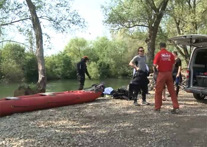 FOTOGALERIE. Un profesor de fizică s-a înecat. Căutat de scafandrii de la Multisalva