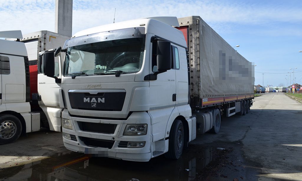TIR interzis prin Vama Petea. Trimis de polițiști înapoi în Ungaria