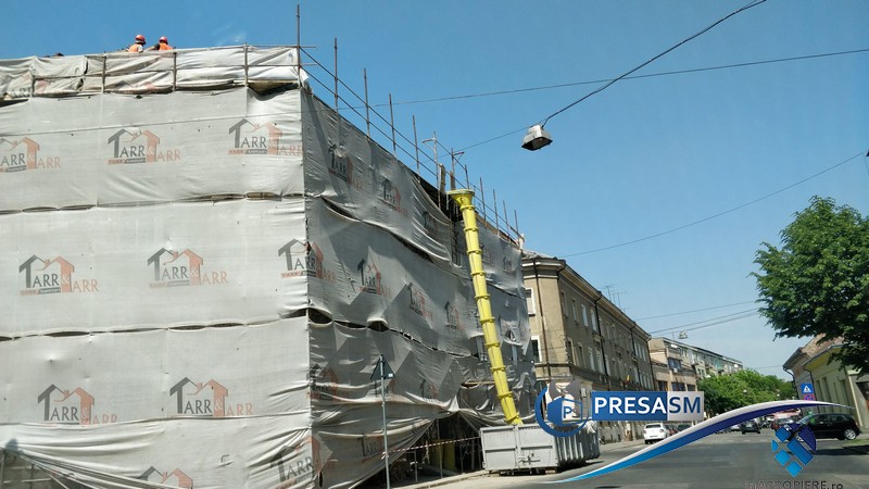 FOTO. Clădirea rușinii, de pe Ștefan cel Mare, a intrat în reabilitare. După ani întregi