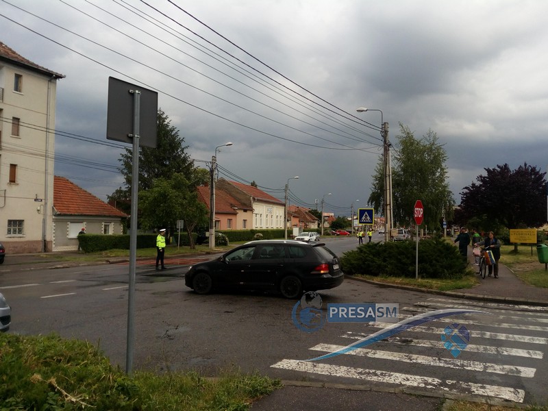FOTO. Fetiță lovită pe trecerea de pietoni, în municipiul Satu Mare