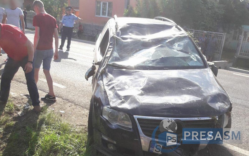 FOTO. Un preot a adormit la volan și a făcut accident. A scăpat ca prin minune