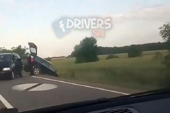 VIDEO. Accident pe DN 19. O mașină de teren a ajuns în șanț