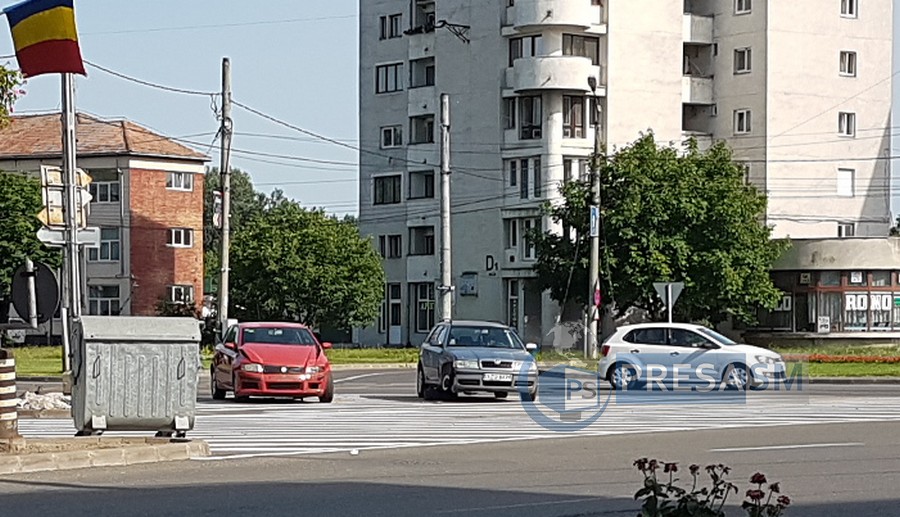 FOTO. Accident rutier în zona Podului Decebal. Mașini ”blocate”