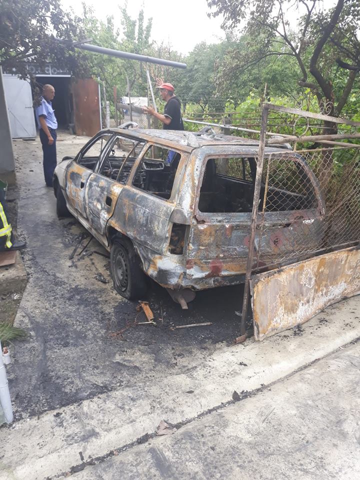 FOTOGALERIE. Case și mașină făcute scrum în județul Satu Mare. Incendii de amploare