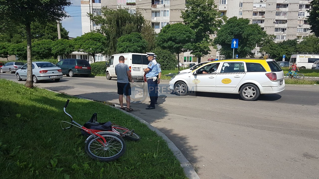 FOTO/VIDEO. Biciclist lovit de o mașină în municipiul Satu Mare, la Burdea