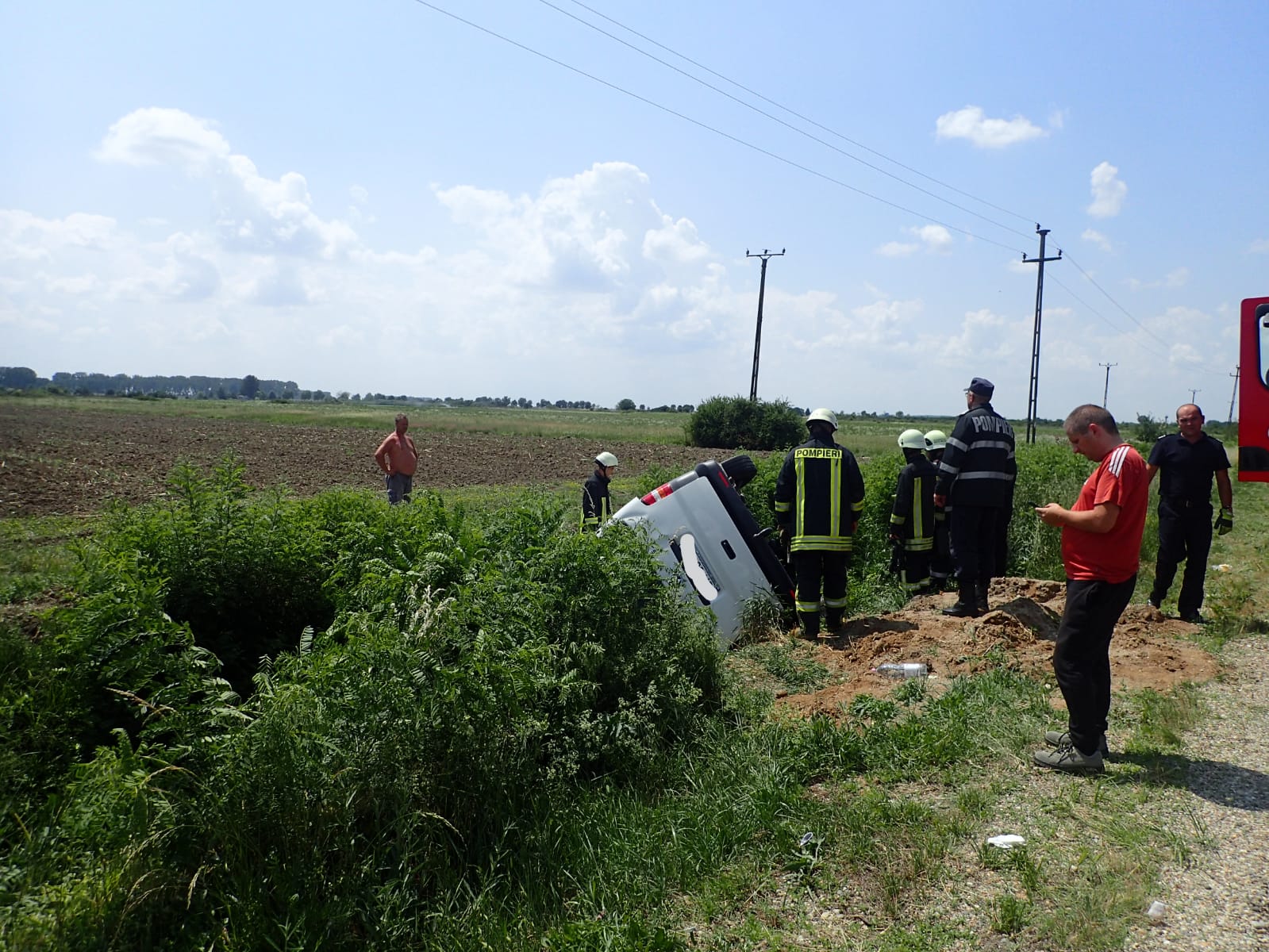 Un bărbat, de 66 de ani, vitezoman, a ajuns cu mașina în șanț