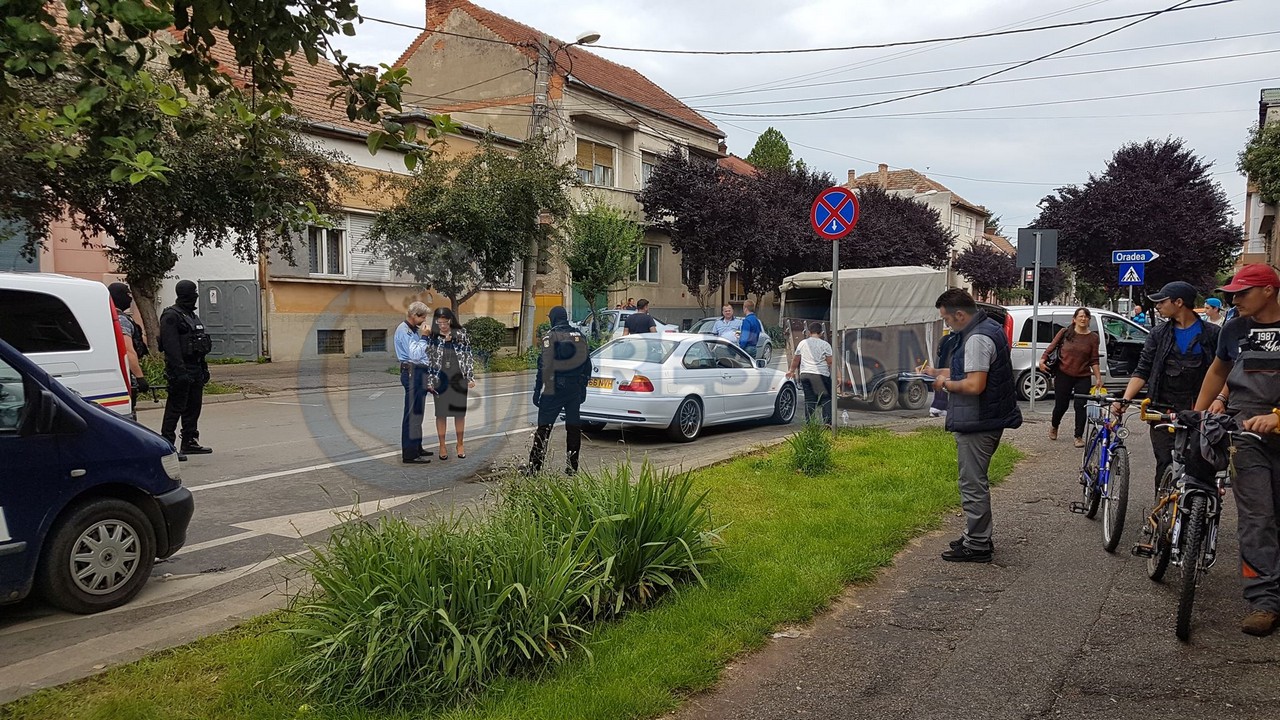 FOTO/VIDEO Bătaie ca-n filme în centrul Sătmarului. Mai multe persoane rănite grav