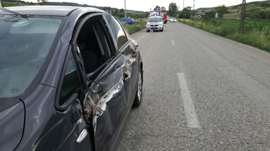 FOTOGALERIE. Accident provocat de un sătmărean. A dat peste o femeie însărcinată
