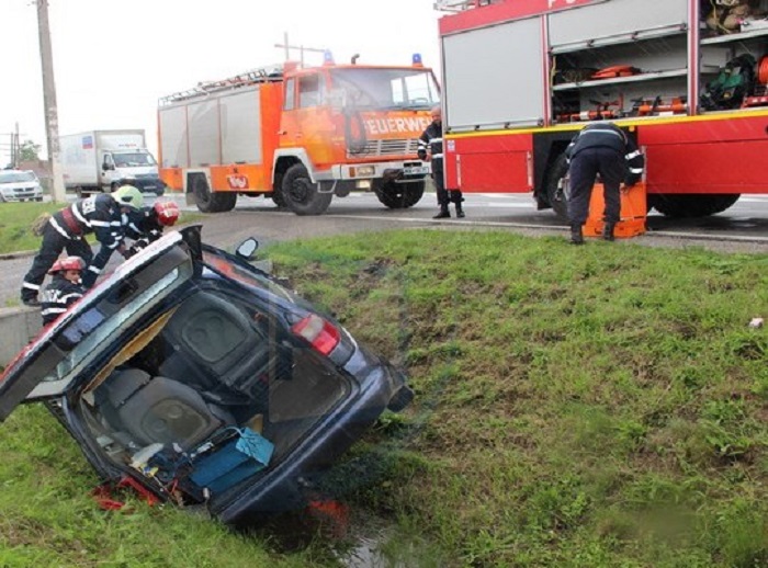 Accident rutier cu două victime. Ghinion curat pentru un sătmărean
