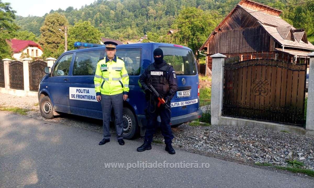 Tânăr din Ucraina, tupeu în Vama Halmeu. ”Marfă” ascunsă în pereții microbuzului