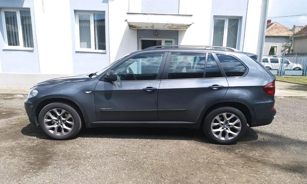 FOTOGALERIE. Mașini confiscate în vămile Petea și Urziceni. Toate într-o zi!