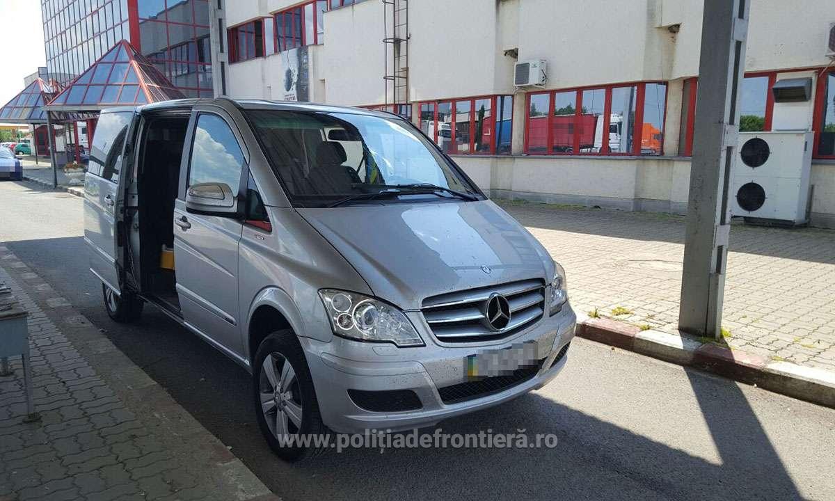 VAMA PETEA. Și-a ”actualizat” singur ITP-ul, din pix. S-a ales cu un dosar penal