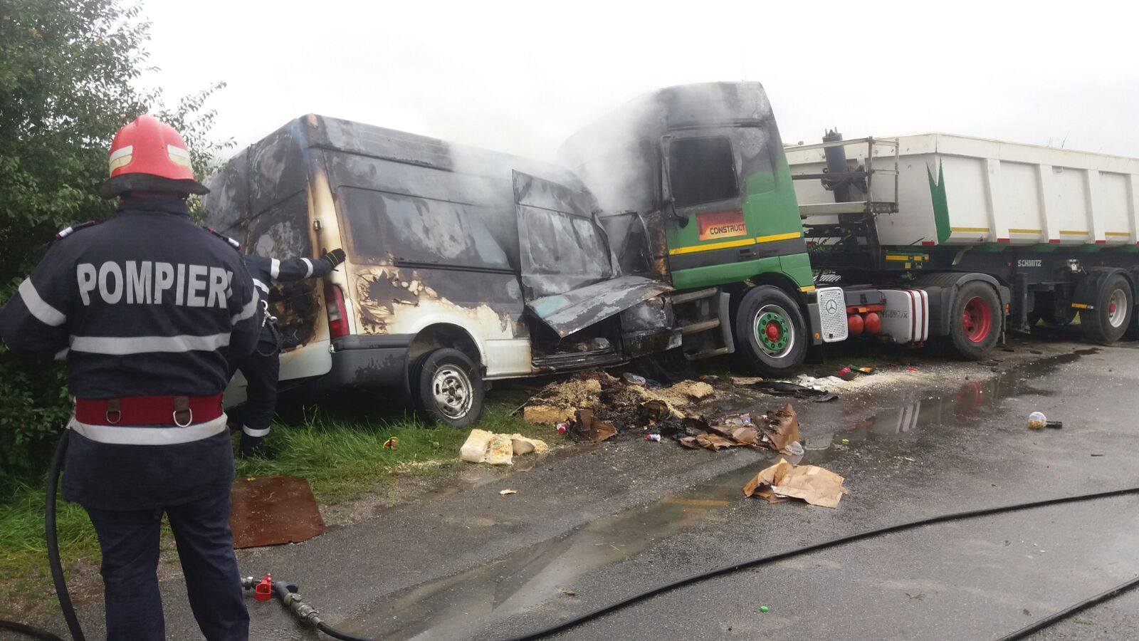 FOTO/VIDEO. TERIBIL! Sătmărean la un pas să ardă de viu într-un accident violent