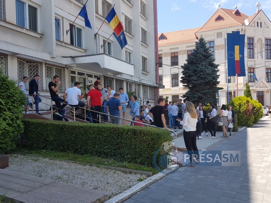 Poliția scoate sute de locuri la concurs. Tinerii din Satu Mare au de unde alege