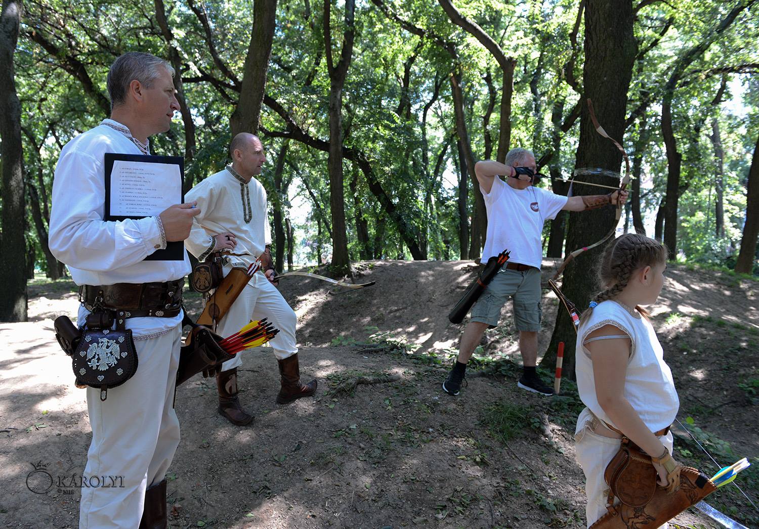 FOTOGALERIE. Spectaculos! Castelul din Carei, luat cu asalt de zeci de arcași