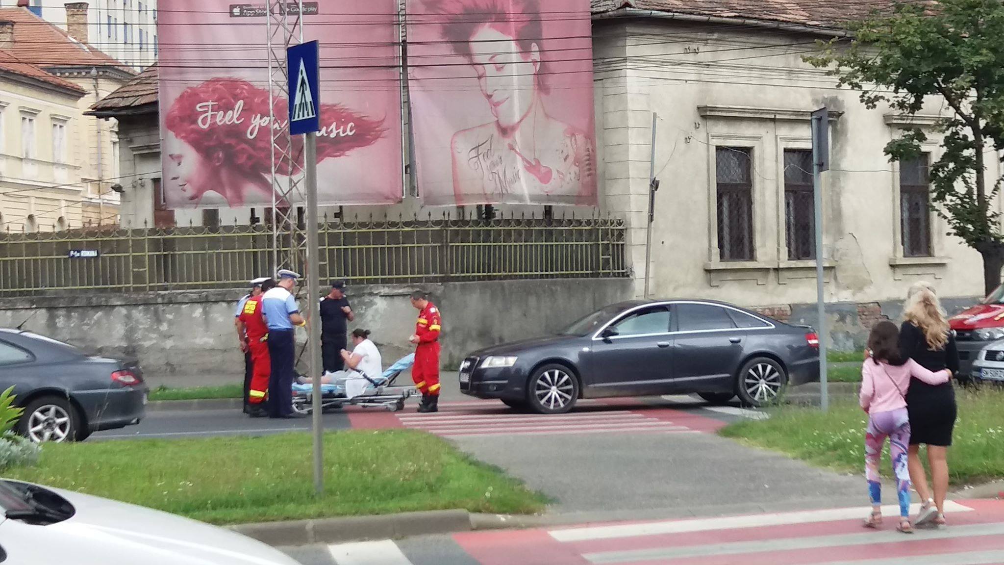 FOTO. Femeie lovită pe trecerea de pietoni, în municipiul Satu Mare