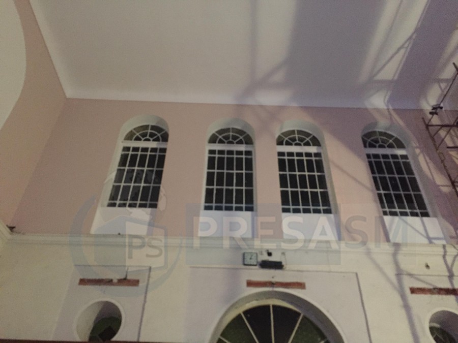 FOTO. Gara CFR Satu Mare, reabilitată... numai pe interior. Minimal!