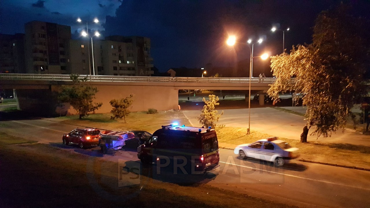 FOTO/VIDEO. Un sătmărean a amenințat că se aruncă în Someș cu copilul său. Alarmă generală