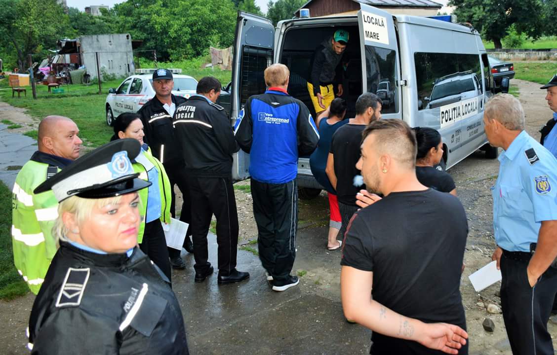 FOTOGALERIE. Razii de amploare pe Ostrovului. Zeci de persoane ridicate