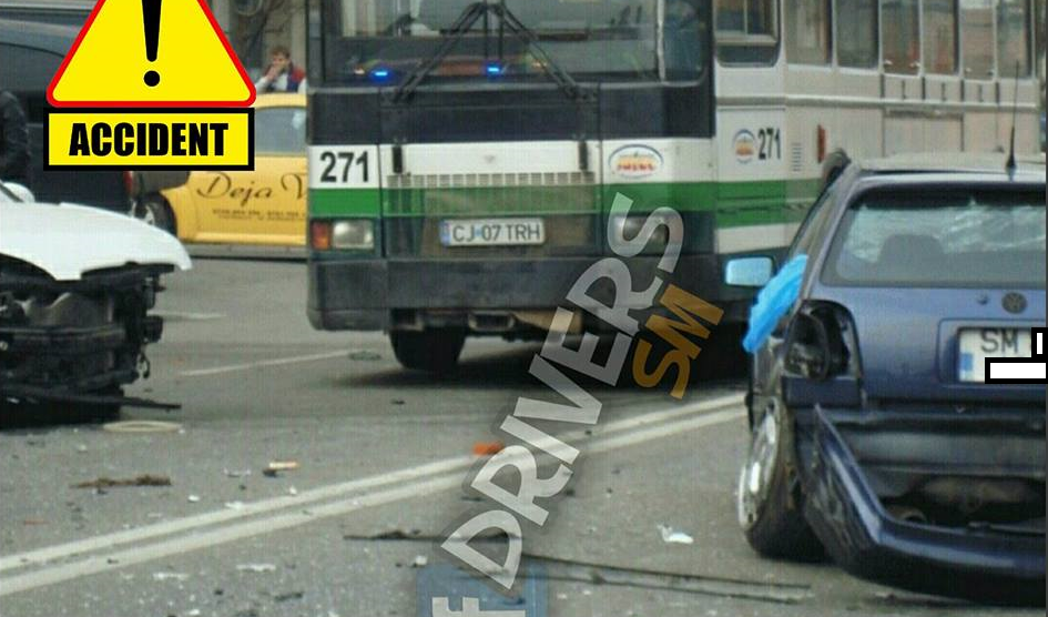 FOTO. Sătmărean implicat într-un accident cu patru răniți!