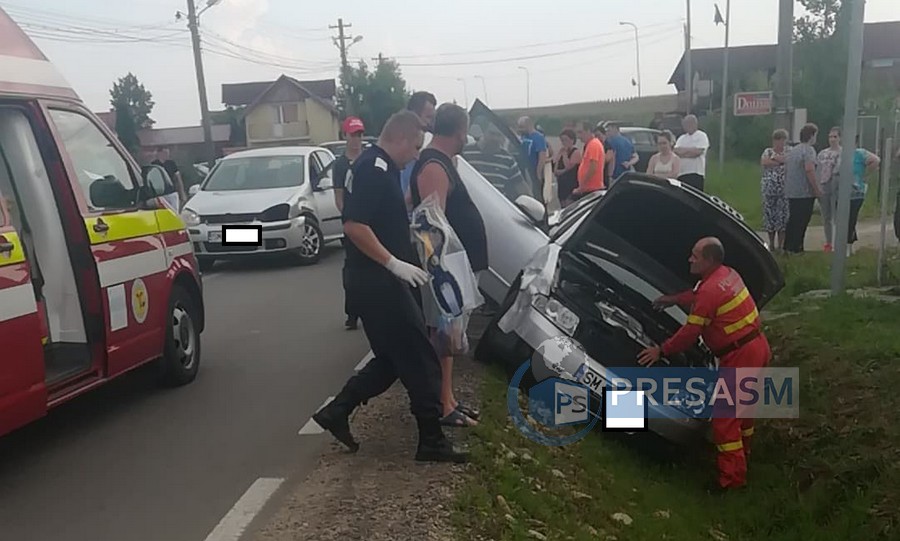 FOTO/VIDEO. Accident grav la Tășnad. O persoană a rămas încarcerată