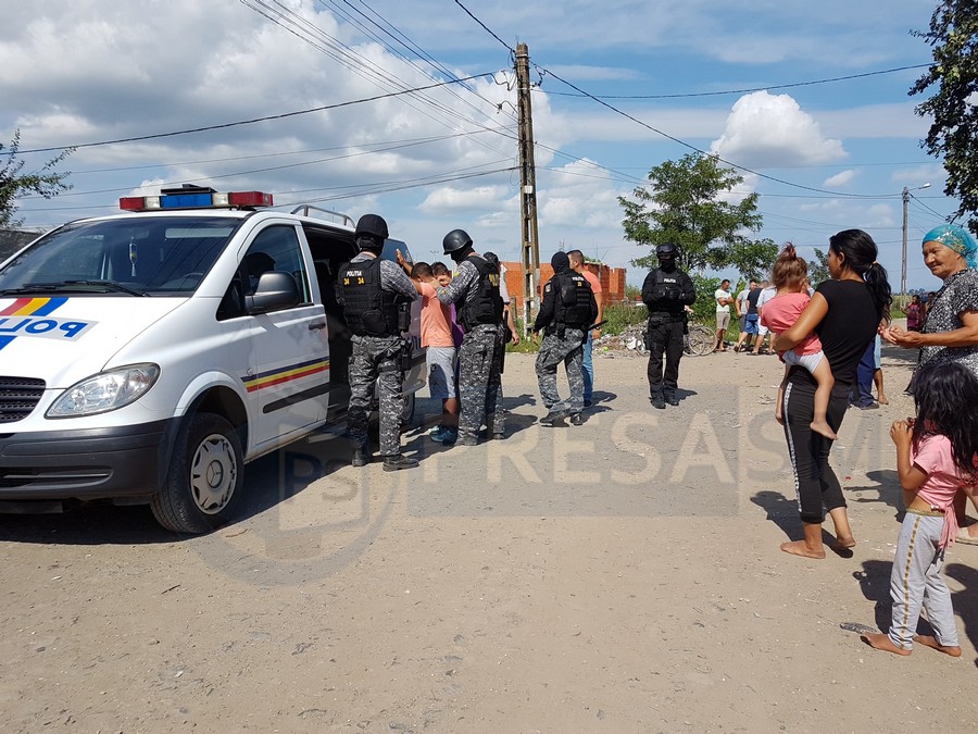 O gașcă de hoți din Stâna a intrat peste un sătmărean în casă. Prinși la scurt timp de polițiști