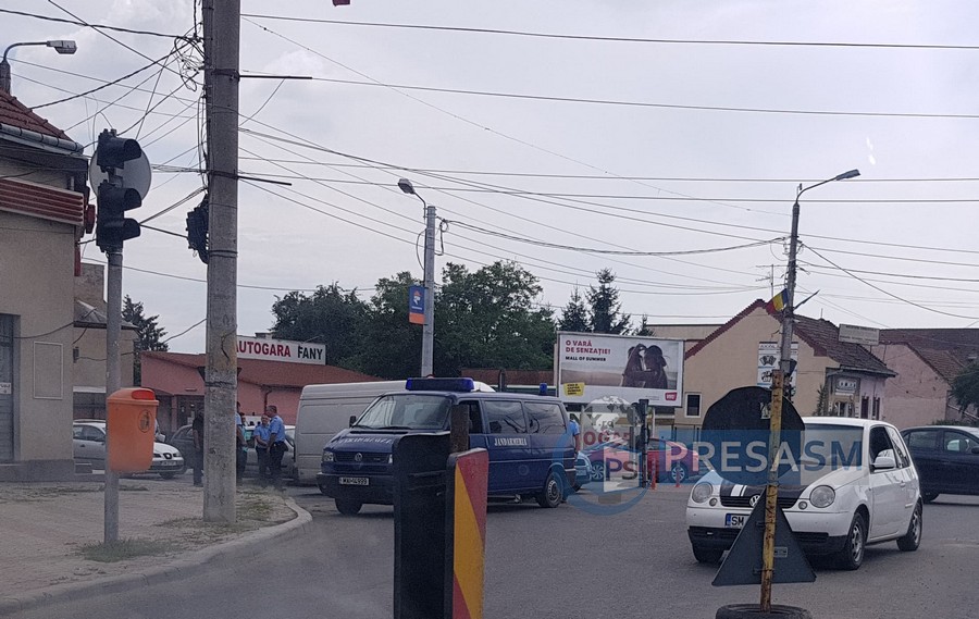 FOTO. Gest de mare omenie al jandarmilor, în intersecția Burdea!