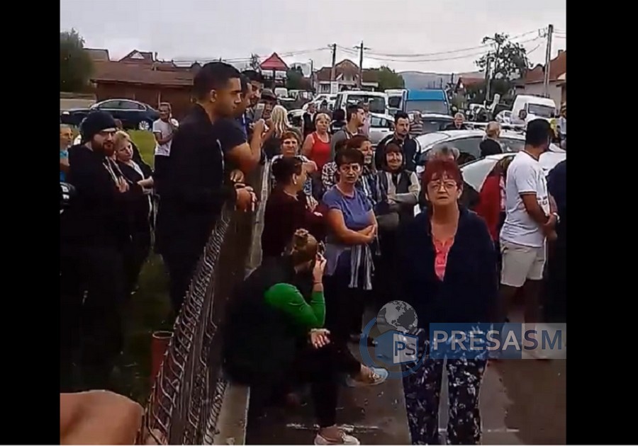 VIDEO. Scandal monstru în piața din Turț. Comercianții, amenințați cu ”mascații”