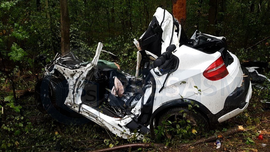 FOTO. Efectele accidentului mortal de la Călinești. Apropiații victimelor, supărați pe autorități