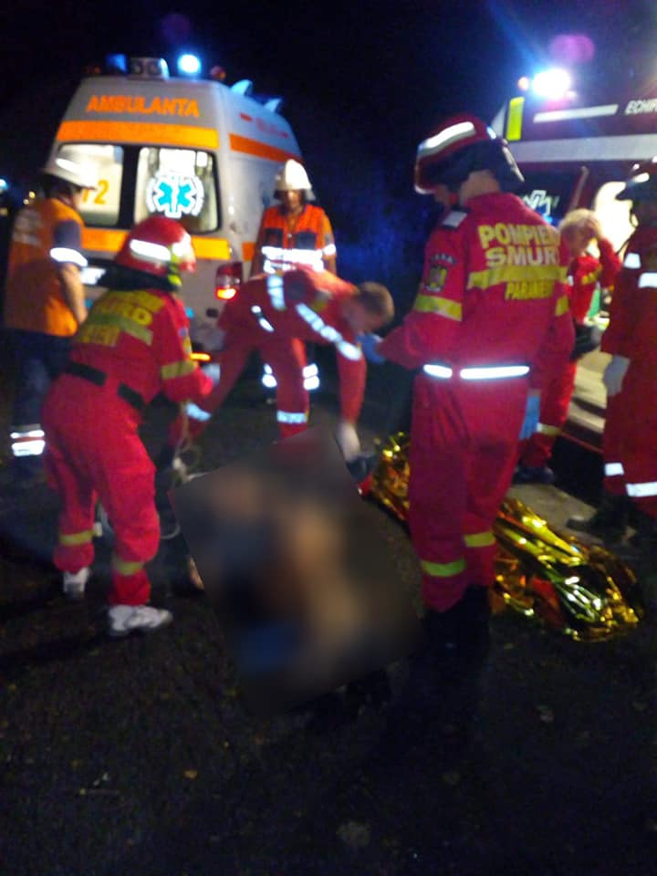 FOTOGALERIE. Detaliile tragice ale accidentului mortal de la Călinești-Oaș