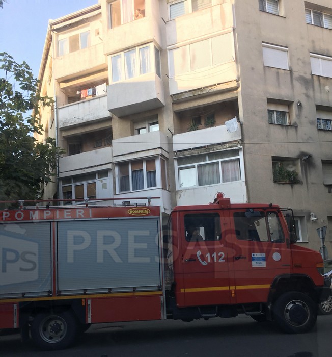 FOTO. Pompierii, bătaia de joc a unor panicați. Puși pe drum pe degeaba