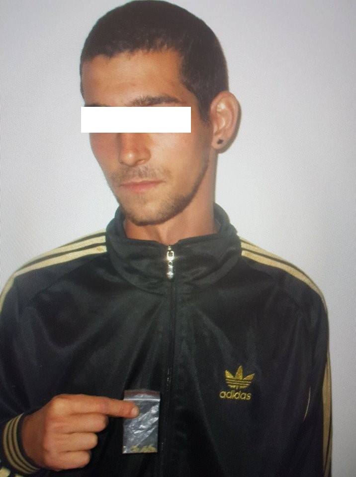 FOTO. Tânăr prins cu droguri în municipiul Satu Mare