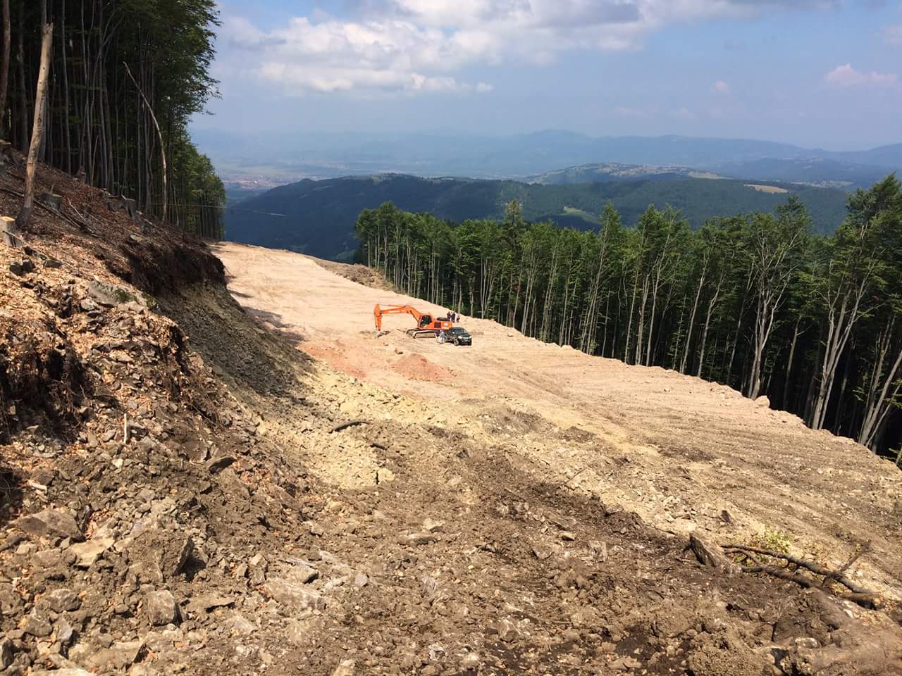 FOTOGALERIE. Pârtia de schi din Negrești-Oaș, gata în acest an. Se va schia!